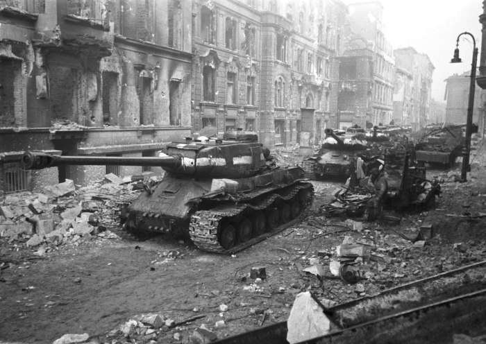 Танк ис2 Берлин 1945