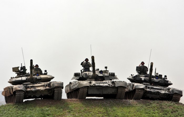 Армия России танк т-90