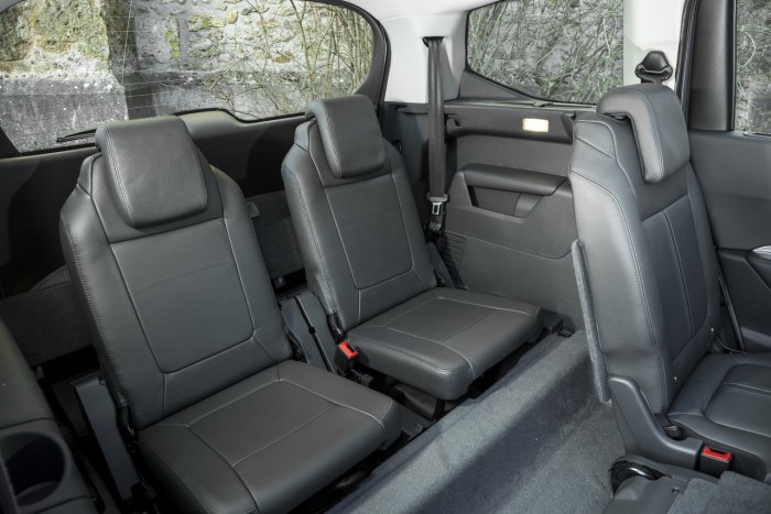 Peugeot 308 SW салон третий ряд