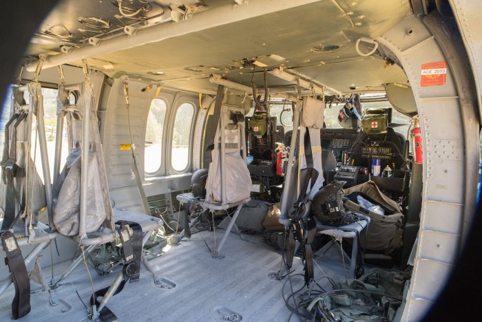 Sikorsky uh-60 Black Hawk внутри