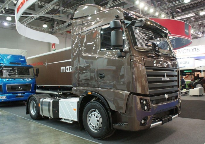 Новый тягач МАЗ 5440м9