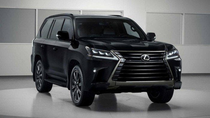 Lexus LX 600 черный
