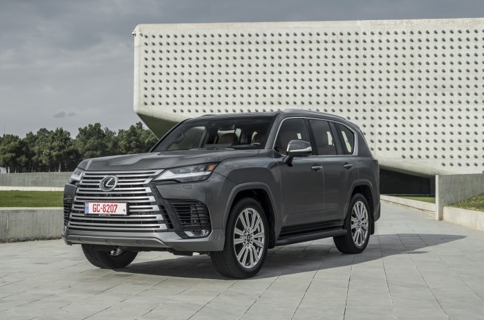 Lexus LX 2022