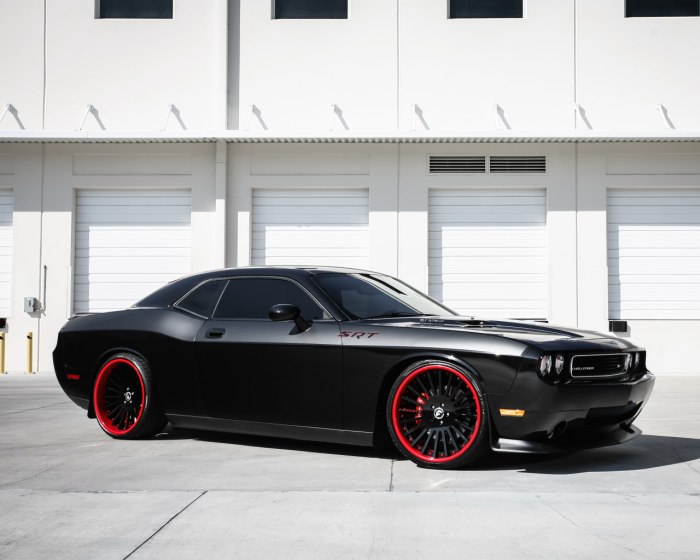 Dodge Challenger srt8 черный