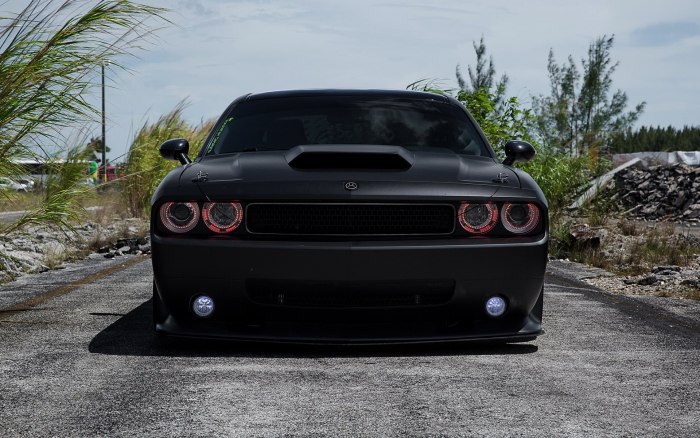 Dodge Challenger srt8