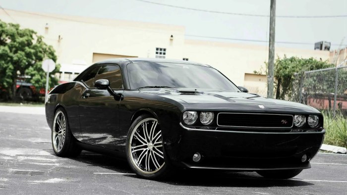 Dodge Challenger черный тонированный