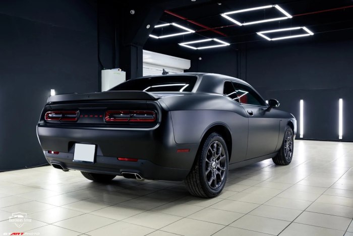 Dodge Challenger 2021 черный
