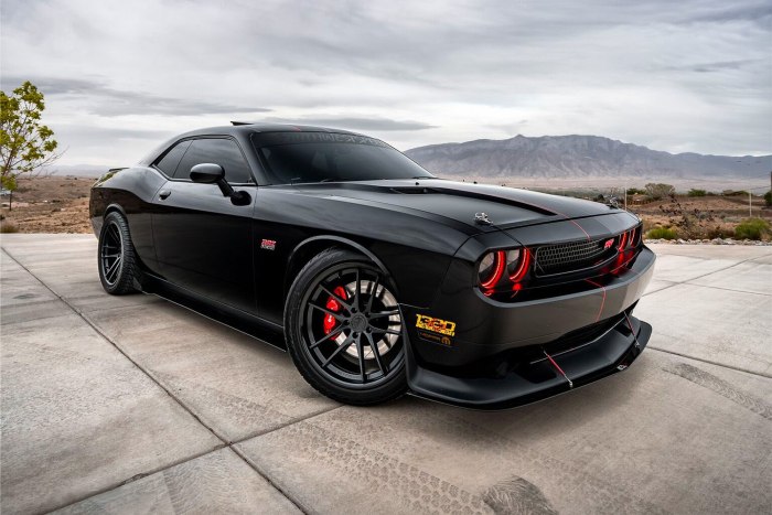 Dodge Challenger черный матовый