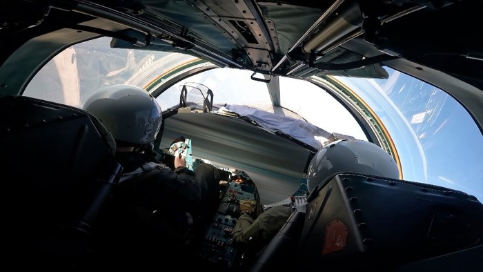 Су-35 кабина пилота