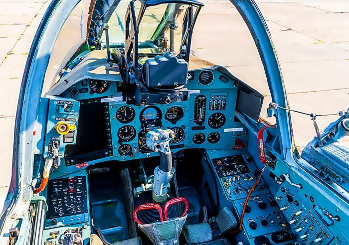 Су-25т кабина