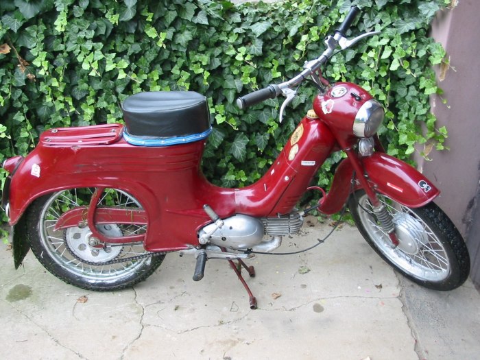 Мопед Jawa 555