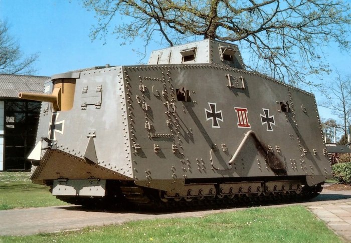 Тяжелый танк a7v