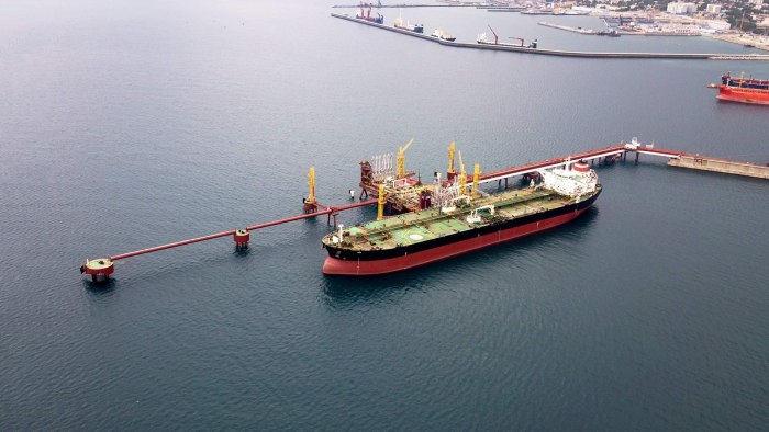Нефтеналивной танкер Новороссийск