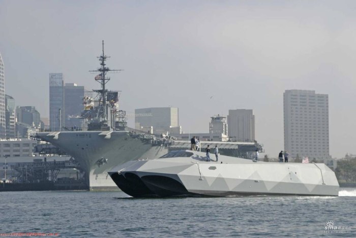 M80 Stiletto Stealth ship