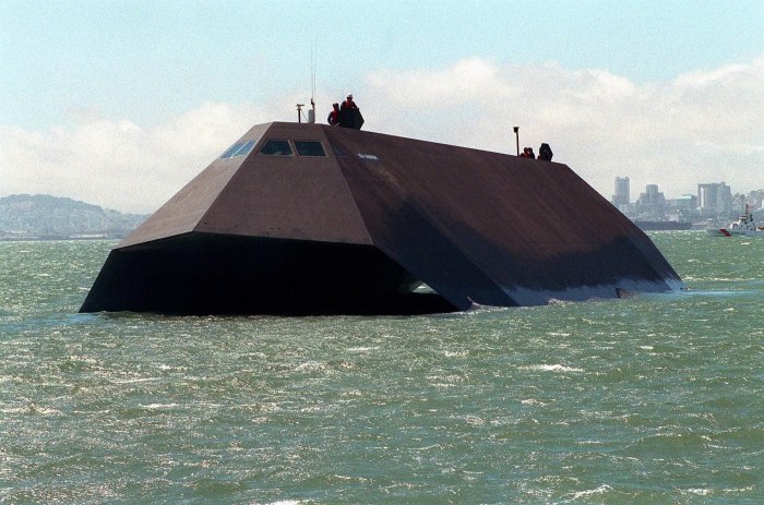 Sea Shadow (IX-529)