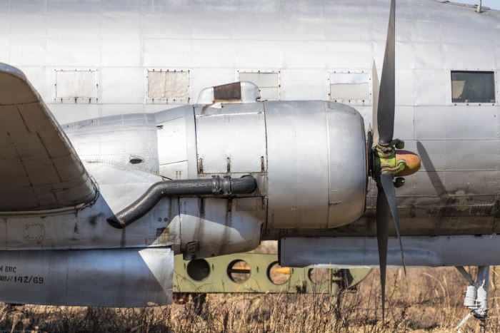 Военно-транспортный самолёт ил-12д