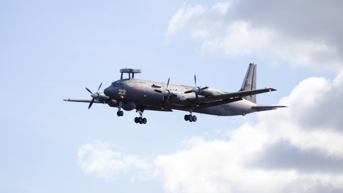 Противолодочный самолет ил-38н