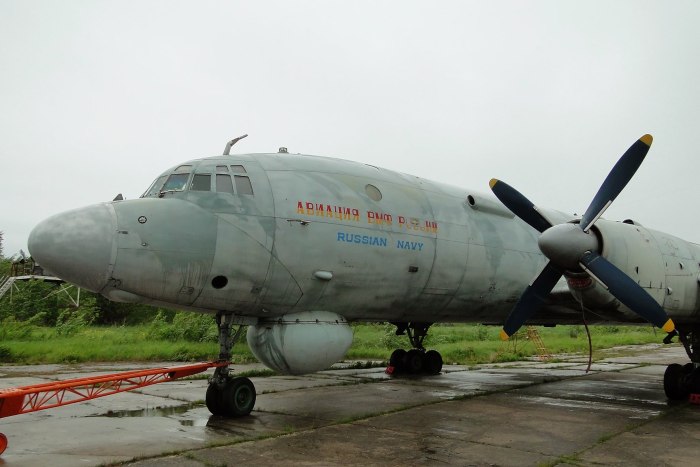 Противолодочный самолет ил-38н