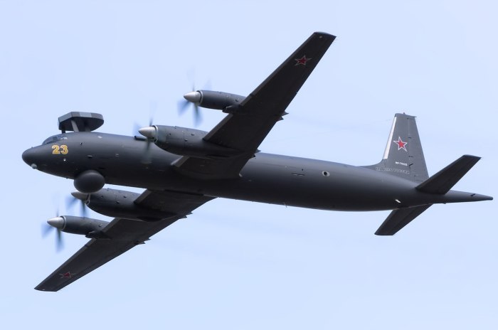 Противолодочный самолет ил-38н