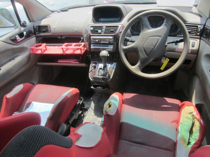 Mitsubishi RVR 2000 салон