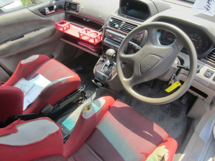 Mitsubishi РВР 1992 салон