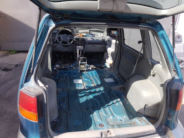 Mitsubishi Space Runner