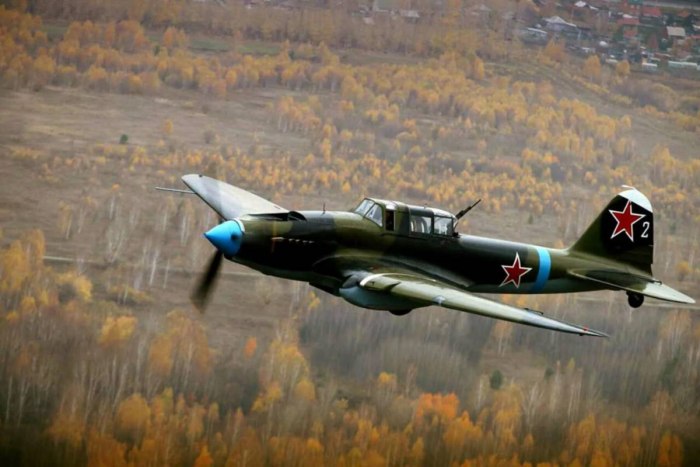 Самолёт ил-2 Штурмовик