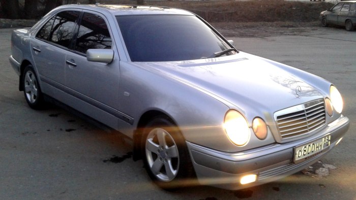 1998 Mercedes е 240