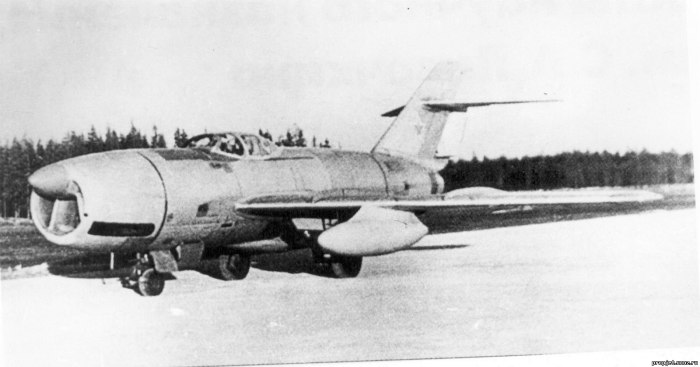 Ла-200 самолет