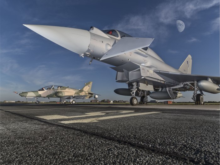 Истребитель EF-2000