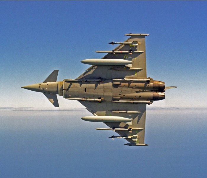EF 2000 Eurofighter Typhoon истребитель