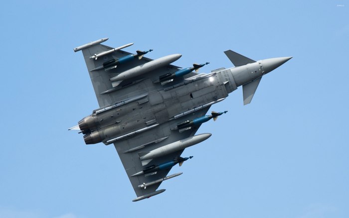 Typhoon истребитель