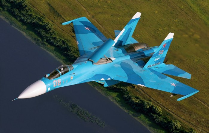 Самолет Су 27