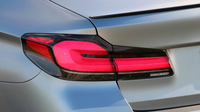 BMW m5 Competition со спойлером