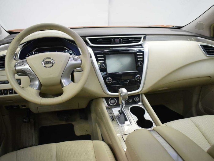 Nissan Murano z52 белый салон