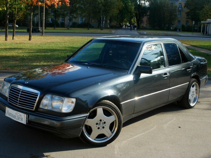 Мерседес 124 е200