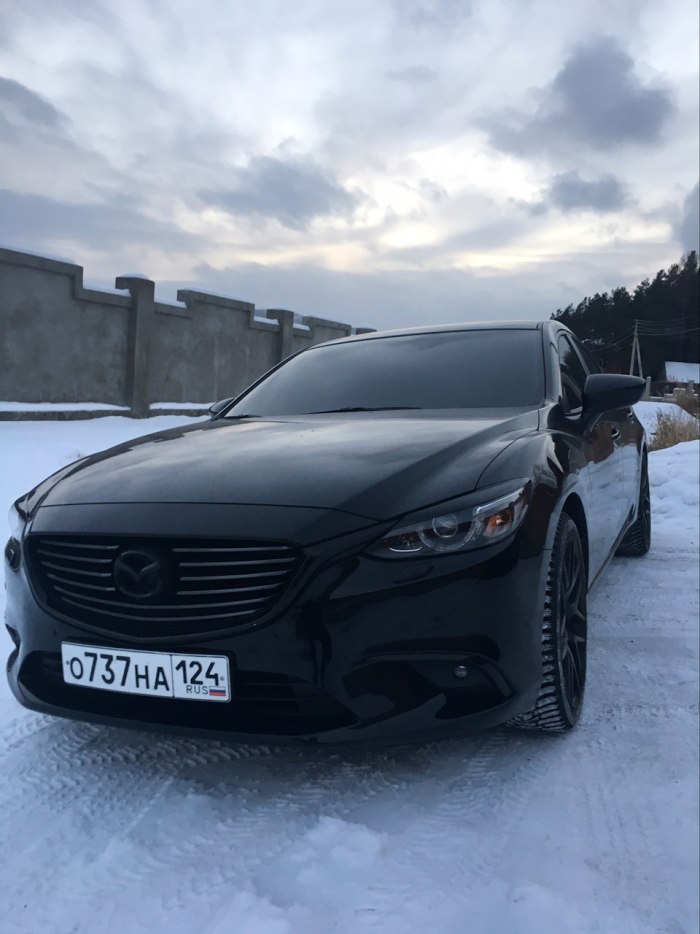 Мазда 6 чёрная танированая