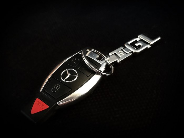 Mercedes gl 2010 ключ