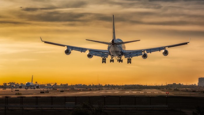 Самолёт АЛРОСА Боинг 747
