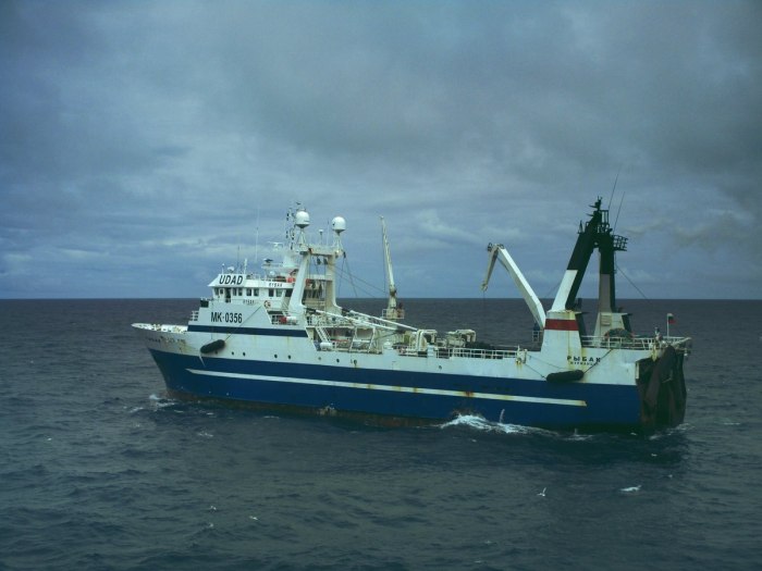 Траулер Баренцево море