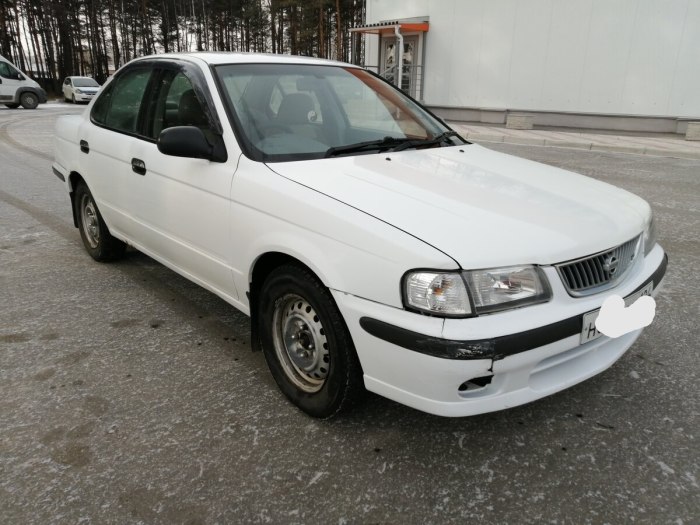 Nissan Sunny 2001 белый