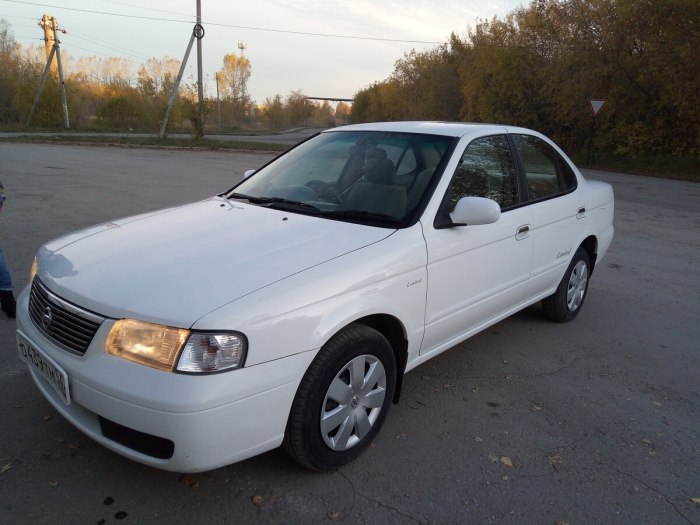 Nissan Sunny 2002
