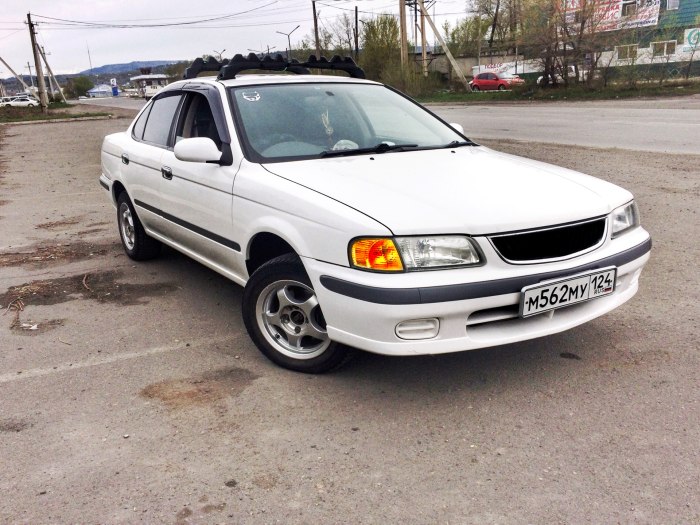 Nissan Sunny b15 черная решетка