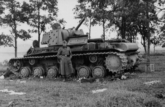 Кв-1 1942
