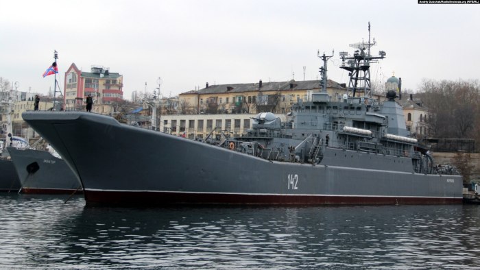 Феодосия корабль Новочеркасск десантный большой 26 декабря