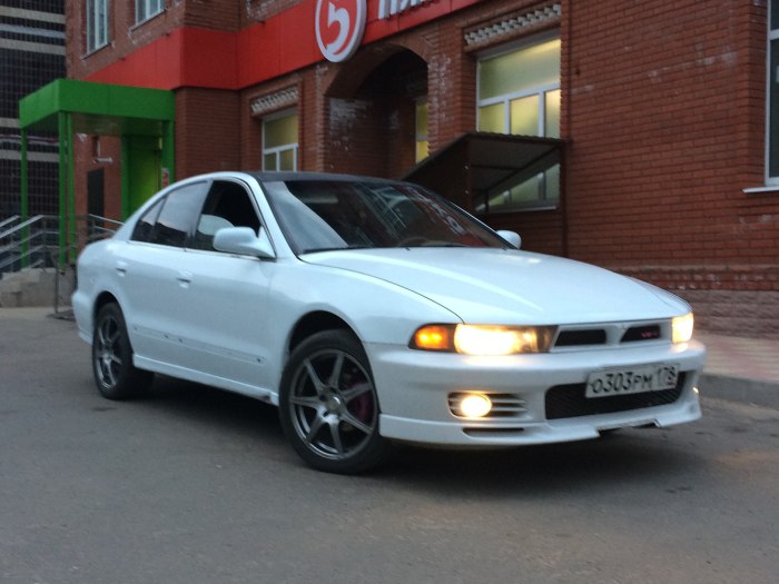 Mitsubishi Galant 8