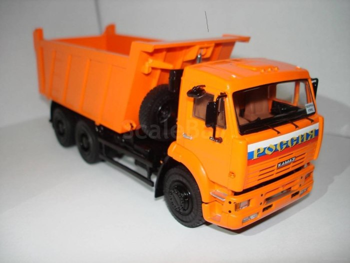 КАМАЗ игрушка 6520