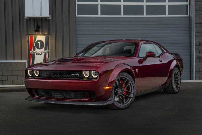 Dodge Challenger srt Hellcat 2021