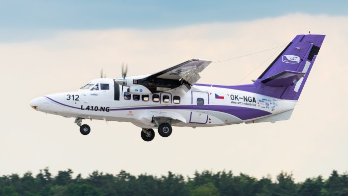 Let l-410 Turbolet