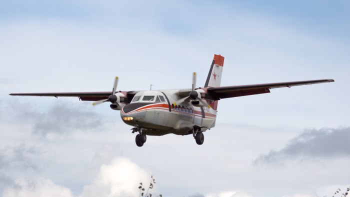 L410 самолет